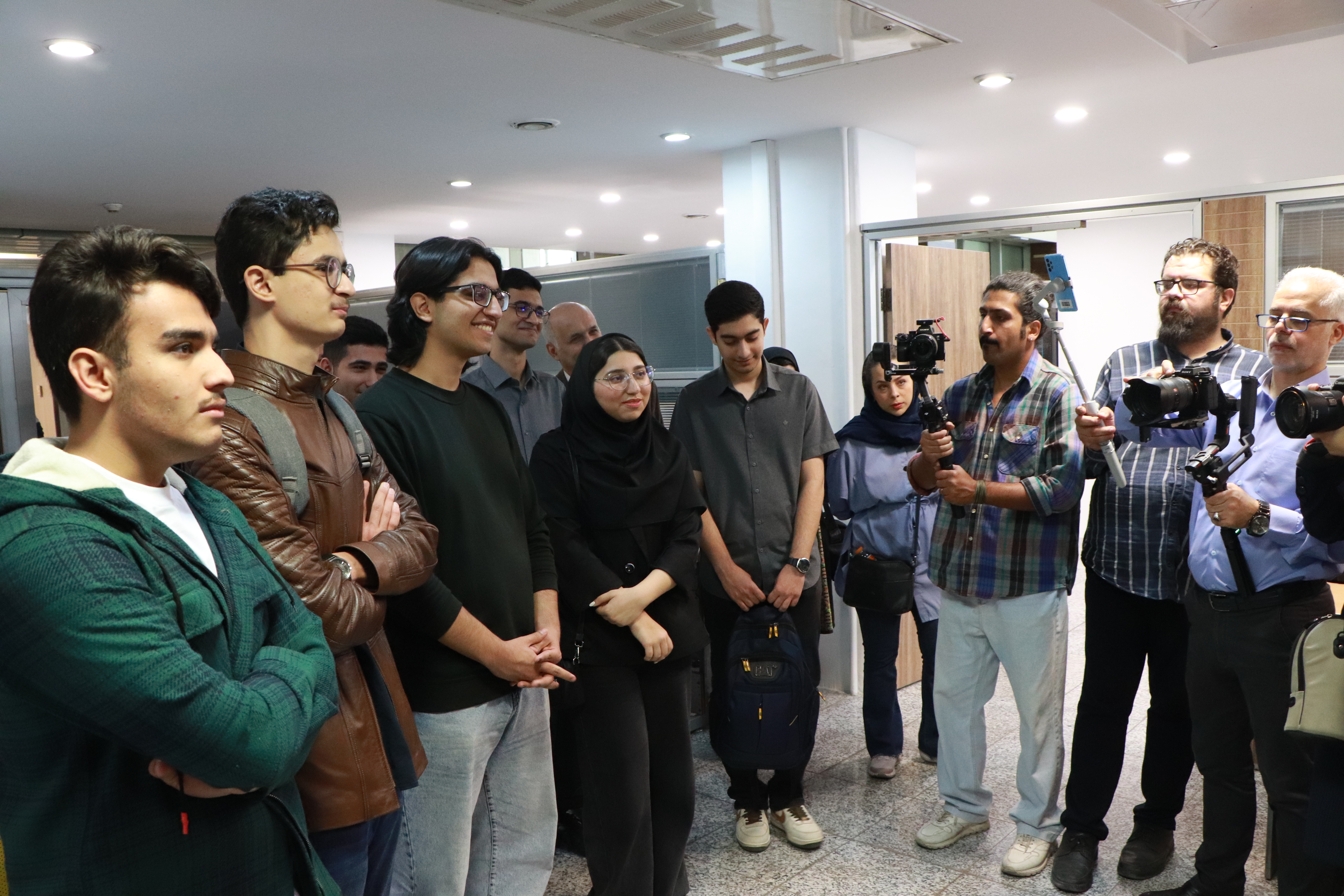 دیدار وزیر محترم ارتباطات آقای ستار هاشمی با نفرات برتر رشته ریاضی کنکور سال 1403 و 1404